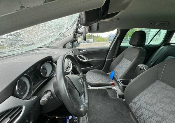 Opel Astra cena 18200 przebieg: 77800, rok produkcji 2019 z Łowicz małe 22